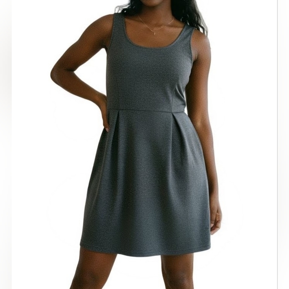 Old Navy Grey Sleeveless Sheath Dress